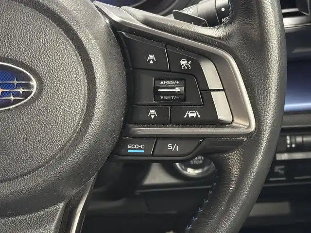 スバル ＸＶ ハイブリッド アドバンス 三重県 2019(平31)年 6.9万km ダークグレーメタリック ガソリン/FF/MTモード付フロアCVT/純正 8インチナビ CN-LR840D/（FM/AM/SD/iPod/TV/USB/Bluetooth/MEMORY MUSIC/CD/DVD/HDMI/VTR）/リヤビューモニター・サイドビューモニター/ETC2.0/EyeSight/・プリクラッシュブレーキ/・アクティブレーンキープ/・全車速追従/定速クルーズコントロール/・ハイビームアシスト/・後退時ブレーキアシスト（RAB：リヤパーキングセンサー）/・後退速度リミッター/・先行車発進お知らせ機能/・ヒルスタートアシスト/装備/・左右独立オートエアコン/・オートライト/・ステアリング連動ヘッドライト（SRH）/・LEDヘッドライト/・フロント＆リヤフォグランプ/・オートワイパー/・パドルシフト/・電子パーキングブレーキ・オートビークルホールド（AVH）/・ステアリングスイッチ/・プッシュスタート/・充電用USBジャックx2/・純正18inAW/・スマートキーx2/・保/など