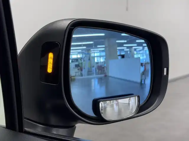 スバル ＸＶ ハイブリッド アドバンス 三重県 2019(平31)年 6.9万km ダークグレーメタリック ガソリン/FF/MTモード付フロアCVT/純正 8インチナビ CN-LR840D/（FM/AM/SD/iPod/TV/USB/Bluetooth/MEMORY MUSIC/CD/DVD/HDMI/VTR）/リヤビューモニター・サイドビューモニター/ETC2.0/EyeSight/・プリクラッシュブレーキ/・アクティブレーンキープ/・全車速追従/定速クルーズコントロール/・ハイビームアシスト/・後退時ブレーキアシスト（RAB：リヤパーキングセンサー）/・後退速度リミッター/・先行車発進お知らせ機能/・ヒルスタートアシスト/装備/・左右独立オートエアコン/・オートライト/・ステアリング連動ヘッドライト（SRH）/・LEDヘッドライト/・フロント＆リヤフォグランプ/・オートワイパー/・パドルシフト/・電子パーキングブレーキ・オートビークルホールド（AVH）/・ステアリングスイッチ/・プッシュスタート/・充電用USBジャックx2/・純正18inAW/・スマートキーx2/・保/など