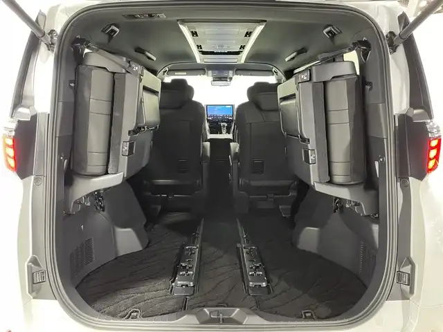トヨタ アルファード Z 大阪府 2025(令7)年 0.4万km プラチナホワイトパールマイカ 後席モニター　デジタルインナーミラー　全方位カメラ　純正大型ナビＴＶ　黒革シート　パークアシスト　シートヒーター／エアコン　パワーシート　ハンドルヒーター　ＥＴＣ　ワイヤレス充電　ＢＳＭ　両側パワスラ