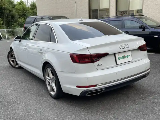 アウディ Ａ４ 40TFSI マイスターシュトック 静岡県 2019(令1)年 3万km パール 純正ナビ/フルセグTV/DVD/CD/SD/BT/全方位カメラ/黒革シート/全席シートヒーター /前席パワーシート/運転席シートメモリー/バーチャルコックピット/衝突軽減ブレーキ/レーンキープアシスト/レーダークルーズコントロール/クリアランスソナー/ブラインドスポットモニター/前後ドライブレコーダー/LEDヘッドライト/ビルトインETC2.0/スマートキー×2/取扱説明書/R6点検記録簿有