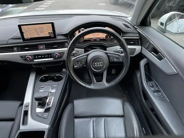 アウディ Ａ４ 40TFSI マイスターシュトック 静岡県 2019(令1)年 3万km パール 純正ナビ/フルセグTV/DVD/CD/SD/BT/全方位カメラ/黒革シート/全席シートヒーター /前席パワーシート/運転席シートメモリー/バーチャルコックピット/衝突軽減ブレーキ/レーンキープアシスト/レーダークルーズコントロール/クリアランスソナー/ブラインドスポットモニター/前後ドライブレコーダー/LEDヘッドライト/ビルトインETC2.0/スマートキー×2/取扱説明書/R6点検記録簿有