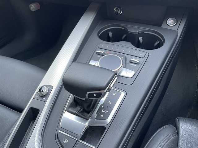 アウディ Ａ４ 40TFSI マイスターシュトック 静岡県 2019(令1)年 3万km パール 純正ナビ/フルセグTV/DVD/CD/SD/BT/全方位カメラ/黒革シート/全席シートヒーター /前席パワーシート/運転席シートメモリー/バーチャルコックピット/衝突軽減ブレーキ/レーンキープアシスト/レーダークルーズコントロール/クリアランスソナー/ブラインドスポットモニター/前後ドライブレコーダー/LEDヘッドライト/ビルトインETC2.0/スマートキー×2/取扱説明書/R6点検記録簿有