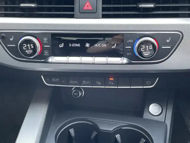 アウディ Ａ４ 40TFSI マイスターシュトック 静岡県 2019(令1)年 3万km パール 純正ナビ/フルセグTV/DVD/CD/SD/BT/全方位カメラ/黒革シート/全席シートヒーター /前席パワーシート/運転席シートメモリー/バーチャルコックピット/衝突軽減ブレーキ/レーンキープアシスト/レーダークルーズコントロール/クリアランスソナー/ブラインドスポットモニター/前後ドライブレコーダー/LEDヘッドライト/ビルトインETC2.0/スマートキー×2/取扱説明書/R6点検記録簿有