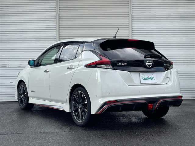 日産 リーフ ニスモ 福島県 2018(平30)年 4.7万km ブリリアントホワイトパール ワンオーナー/純正メモリーナビ/CD/DVD/USB/BT/フルセグTV/プロパイロット/アラウンドビューモニター/インテリジェントルームミラー/レーダークルーズコントロール/クリアランスソナー/ステアリングリモコン/ステアリングヒーター/シートヒーター/オートライト/LEDヘッドライト/フォグライト/ビルトインETC/ドライブレコーダー/プッシュスタート/ドアバイザー/フロアマット