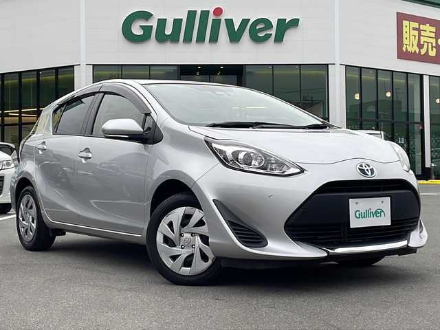 トヨタ アクア S ビジネスパッケージ 長野県 2020(令2)年 5.8万km シルバーM 禁煙車/純正ナビ【NSCN-W68】/（ＣＤ／ワンセグＴＶ／Ｂｌｕｅｔｏｏｔｈ）/セーフティセンス/・プリクラッシュセーフティ/・レーンディパーチャーアラート/・オートマチックハイビーム/・クリアランスソナー/・先行車発進お知らせ機能/・パーキングサポートブレーキ/バックカメラ/ビルトインＥＴＣ/ステアリングスイッチ/スマートキー/Ｐスタート/電動格納ミラー/純正フロアマット/ドアバイザー