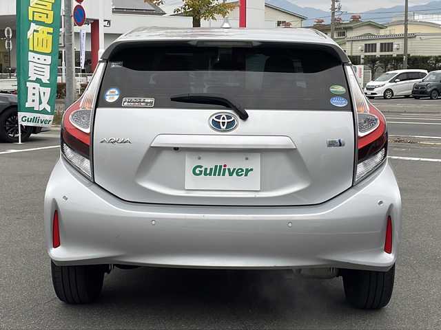 トヨタ アクア S ビジネスパッケージ 長野県 2020(令2)年 5.8万km シルバーM 禁煙車/純正ナビ【NSCN-W68】/（ＣＤ／ワンセグＴＶ／Ｂｌｕｅｔｏｏｔｈ）/セーフティセンス/・プリクラッシュセーフティ/・レーンディパーチャーアラート/・オートマチックハイビーム/・クリアランスソナー/・先行車発進お知らせ機能/・パーキングサポートブレーキ/バックカメラ/ビルトインＥＴＣ/ステアリングスイッチ/スマートキー/Ｐスタート/電動格納ミラー/純正フロアマット/ドアバイザー