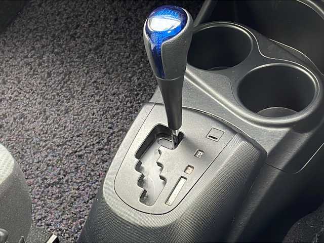 トヨタ アクア S ビジネスパッケージ 長野県 2020(令2)年 5.8万km シルバーM 禁煙車/純正ナビ【NSCN-W68】/（ＣＤ／ワンセグＴＶ／Ｂｌｕｅｔｏｏｔｈ）/セーフティセンス/・プリクラッシュセーフティ/・レーンディパーチャーアラート/・オートマチックハイビーム/・クリアランスソナー/・先行車発進お知らせ機能/・パーキングサポートブレーキ/バックカメラ/ビルトインＥＴＣ/ステアリングスイッチ/スマートキー/Ｐスタート/電動格納ミラー/純正フロアマット/ドアバイザー