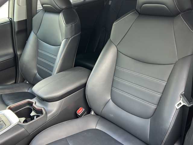 トヨタ ＲＡＶ４ G Zパッケージ 福島県 2020(令2)年 7.5万km アティチュードブラックマイカ トヨタセーフティセンス/・衝突被害軽減ブレーキ/・オートハイビーム/・車線逸脱警報装置/・レーダークルーズコントロール/・ロードサインアシスト/・プロアクティブドライビングアシスト/純正ナビゲーション/・型番：NSZT-Y68T/・フルセグTV/BT/SD/DVD/CD/FM/AM/・バックカメラ/・ビルトインETC2.0/前後ドライブレコーダー/・型番：ZDR610D/電動リアゲート/レザーシート/・D席パワーシート/・D席メモリーシート/・D+N席シートヒーター/革張りステアリング/・ステアリングスイッチ/・ステアリングヒーター/電子パーキング/・オートブレーキホールド/ダウンヒルアシストコントロール/電動格納ミラー/・ウィンカーミラー/プッシュスタート/・スマートキー/・スペアキー1本/LEDヘッドライト/・フォグランプ/・オートライト/純正ドアバイザー/純正フロアマット