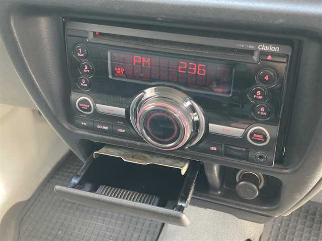 スズキ エブリイ PA 長崎県 2001(平13)年 5万km パール 社外オーディオ【CX211BK】/・CD/・AM/FM/・USB/・AUX/シートカバー/ハイルーフ/純正フロアマット/ドアバイザー