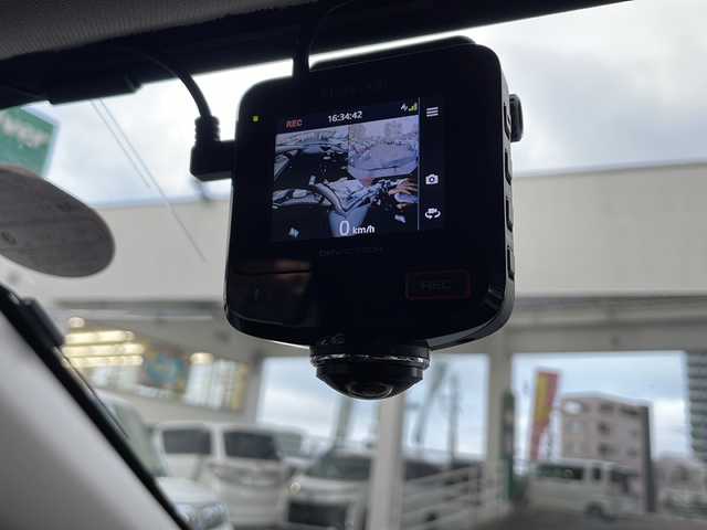 スバル インプレッサ スポーツ 1．6i－LアイサイトSスタイル 宮崎県 2018(平30)年 6万km アイスシルバーメタリック パドルシフト、ＢＳＭ、クルーズコントロール、ドラレコ、ＥＴＣ２．０、ＳＤナビ、フルセグＴＶ、Ｂｌｕｅｔｏｏｔｈ接続、ＣＤ／ＤＶＤ再生、純正アルミホイール１６インチ、パワステ、ドアバイザー　バックカメラ