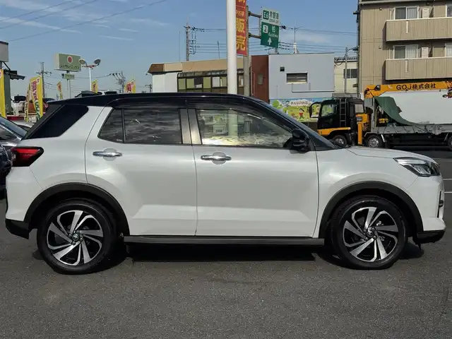 トヨタ ライズ Z 千葉県 2020(令2)年 5.4万km ブラックマイカメタリック/シャイニングホワイトパール ワンオーナー車/スマートアシスト/衝突軽減ブレーキ/レーダークルーズコントロール/レーンキープアシスト/コーナーセンサー/純正9型ナビ/フルセグTV/Bluetooth/バックカメラ/ドライブレコーダー/シートヒーター/純正17インチAW/LEDライト/ETC/保証書・取説/スペアキー