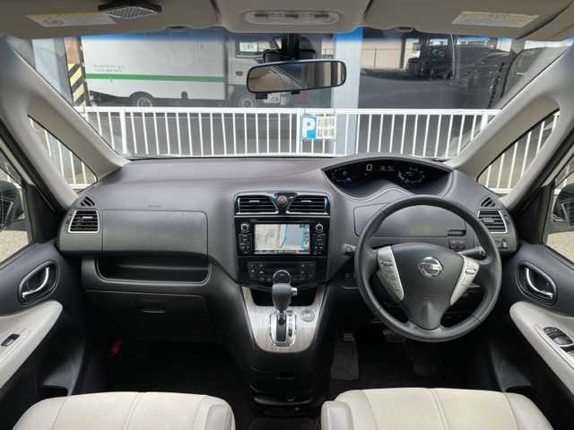 日産 セレナ ハイウェイS G S HV Aセーフ 神奈川県 2014(平26)年 13.3万km ブリリアントホワイトパール 純正SDナビ		/・DTV/CD/DVD/REC/BT	/アドバンスドセーフティパッケージ/・アランドビューモニター/・踏み間違い衝突防止アシスト/・ふらつき警報/エマージェンシーブレーキ/車線逸脱警報/コーナーセンサー	/ハーフレザーシート/ビルトインETC	/クルーズコントロール	/両側パワースライドドア	/純正16インチAW		/オートライト/純正LEDヘッドライト			/プッシュEgスタート/ストップ/インテリジェントキー×2	/革巻きステアリング			/ドアバイザー/純正フロアマット