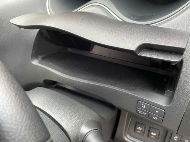 日産 セレナ ハイウェイS G S HV Aセーフ 神奈川県 2014(平26)年 13.3万km ブリリアントホワイトパール 純正SDナビ		/・DTV/CD/DVD/REC/BT	/アドバンスドセーフティパッケージ/・アランドビューモニター/・踏み間違い衝突防止アシスト/・ふらつき警報/エマージェンシーブレーキ/車線逸脱警報/コーナーセンサー	/ハーフレザーシート/ビルトインETC	/クルーズコントロール	/両側パワースライドドア	/純正16インチAW		/オートライト/純正LEDヘッドライト			/プッシュEgスタート/ストップ/インテリジェントキー×2	/革巻きステアリング			/ドアバイザー/純正フロアマット