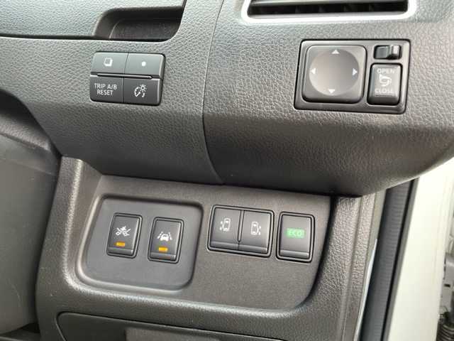 日産 セレナ ハイウェイS G S HV Aセーフ 神奈川県 2014(平26)年 13.3万km ブリリアントホワイトパール 純正SDナビ		/・DTV/CD/DVD/REC/BT	/アドバンスドセーフティパッケージ/・アランドビューモニター/・踏み間違い衝突防止アシスト/・ふらつき警報/エマージェンシーブレーキ/車線逸脱警報/コーナーセンサー	/ハーフレザーシート/ビルトインETC	/クルーズコントロール	/両側パワースライドドア	/純正16インチAW		/オートライト/純正LEDヘッドライト			/プッシュEgスタート/ストップ/インテリジェントキー×2	/革巻きステアリング			/ドアバイザー/純正フロアマット