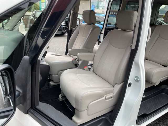 日産 セレナ ハイウェイS G S HV Aセーフ 神奈川県 2014(平26)年 13.3万km ブリリアントホワイトパール 純正SDナビ		/・DTV/CD/DVD/REC/BT	/アドバンスドセーフティパッケージ/・アランドビューモニター/・踏み間違い衝突防止アシスト/・ふらつき警報/エマージェンシーブレーキ/車線逸脱警報/コーナーセンサー	/ハーフレザーシート/ビルトインETC	/クルーズコントロール	/両側パワースライドドア	/純正16インチAW		/オートライト/純正LEDヘッドライト			/プッシュEgスタート/ストップ/インテリジェントキー×2	/革巻きステアリング			/ドアバイザー/純正フロアマット