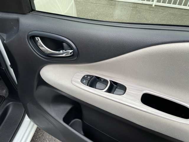 日産 セレナ ハイウェイS G S HV Aセーフ 神奈川県 2014(平26)年 13.3万km ブリリアントホワイトパール 純正SDナビ		/・DTV/CD/DVD/REC/BT	/アドバンスドセーフティパッケージ/・アランドビューモニター/・踏み間違い衝突防止アシスト/・ふらつき警報/エマージェンシーブレーキ/車線逸脱警報/コーナーセンサー	/ハーフレザーシート/ビルトインETC	/クルーズコントロール	/両側パワースライドドア	/純正16インチAW		/オートライト/純正LEDヘッドライト			/プッシュEgスタート/ストップ/インテリジェントキー×2	/革巻きステアリング			/ドアバイザー/純正フロアマット