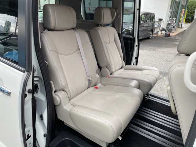 日産 セレナ ハイウェイS G S HV Aセーフ 神奈川県 2014(平26)年 13.3万km ブリリアントホワイトパール 純正SDナビ		/・DTV/CD/DVD/REC/BT	/アドバンスドセーフティパッケージ/・アランドビューモニター/・踏み間違い衝突防止アシスト/・ふらつき警報/エマージェンシーブレーキ/車線逸脱警報/コーナーセンサー	/ハーフレザーシート/ビルトインETC	/クルーズコントロール	/両側パワースライドドア	/純正16インチAW		/オートライト/純正LEDヘッドライト			/プッシュEgスタート/ストップ/インテリジェントキー×2	/革巻きステアリング			/ドアバイザー/純正フロアマット