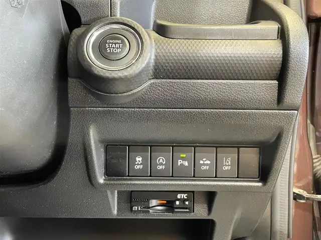 スズキ クロスビー HYBRID MZ 岩手県 2018(平30)年 6.8万km クラッシーブラウンメタリック/ホワイト 2トーンルーフ ４WD/ターボ/全方位モニター/デュアルセンサーブレーキサポート/車線逸脱警報/リヤパーキングセンサー/クルーズコントロール/オートハイビーム/ヒルディセントコントロール/グリップコントロール/横滑り防止装置/アイドリングストップ/シートヒーター/純正ナビ/ETC/LEDヘッドライト/LEDフォグランプ/純正16インチアルミホイール