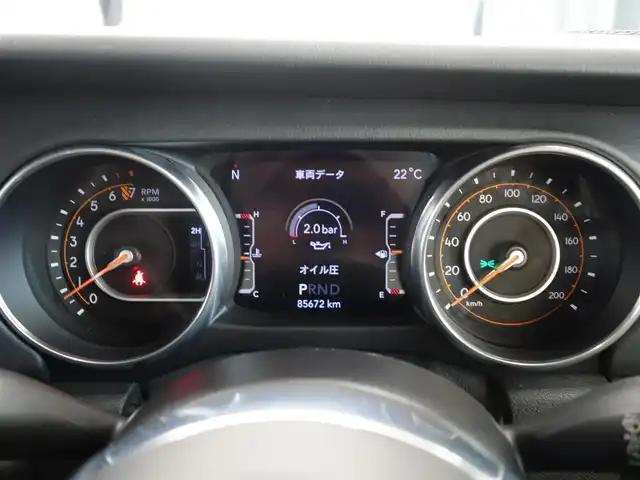 クライスラー・ジープ ジープ ラングラー アンリミテッド サハラ 静岡県 2020(令2)年 8.6万km 白 禁煙車/車検R9年5月28日/パートタイム4WD/BSM/リアクロスパスディテクション/パークアシスト（フロント／リア）/メーカー純正ナビ/　AM.FM/BT/USB/AUX/フルセグTV/フロント／バックカメラ/ETC/社外前後ドライブレコーダー/アルパインスピーカー/マルチディスプレイ/ブラックレザーシート/前席シートヒーター/ステアリングヒーター/後席AC電源（150W）/プッシュスタート／スマートキー/各種メッキパーツ/LEDヘッドライト/背面タイヤ（カバー付）/純正フロアマット/取扱説明書／保証書