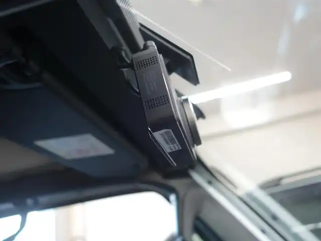 クライスラー・ジープ ジープ ラングラー アンリミテッド サハラ 静岡県 2020(令2)年 8.6万km 白 禁煙車/車検R9年5月28日/パートタイム4WD/BSM/リアクロスパスディテクション/パークアシスト（フロント／リア）/メーカー純正ナビ/　AM.FM/BT/USB/AUX/フルセグTV/フロント／バックカメラ/ETC/社外前後ドライブレコーダー/アルパインスピーカー/マルチディスプレイ/ブラックレザーシート/前席シートヒーター/ステアリングヒーター/後席AC電源（150W）/プッシュスタート／スマートキー/各種メッキパーツ/LEDヘッドライト/背面タイヤ（カバー付）/純正フロアマット/取扱説明書／保証書