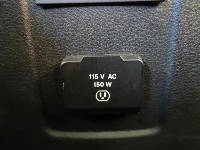 クライスラー・ジープ ジープ ラングラー アンリミテッド サハラ 静岡県 2020(令2)年 8.6万km 白 禁煙車/車検R9年5月28日/パートタイム4WD/BSM/リアクロスパスディテクション/パークアシスト（フロント／リア）/メーカー純正ナビ/　AM.FM/BT/USB/AUX/フルセグTV/フロント／バックカメラ/ETC/社外前後ドライブレコーダー/アルパインスピーカー/マルチディスプレイ/ブラックレザーシート/前席シートヒーター/ステアリングヒーター/後席AC電源（150W）/プッシュスタート／スマートキー/各種メッキパーツ/LEDヘッドライト/背面タイヤ（カバー付）/純正フロアマット/取扱説明書／保証書