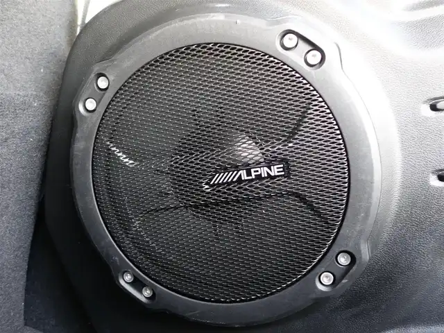 クライスラー・ジープ ジープ ラングラー アンリミテッド サハラ 静岡県 2020(令2)年 8.6万km 白 禁煙車/車検R9年5月28日/パートタイム4WD/BSM/リアクロスパスディテクション/パークアシスト（フロント／リア）/メーカー純正ナビ/　AM.FM/BT/USB/AUX/フルセグTV/フロント／バックカメラ/ETC/社外前後ドライブレコーダー/アルパインスピーカー/マルチディスプレイ/ブラックレザーシート/前席シートヒーター/ステアリングヒーター/後席AC電源（150W）/プッシュスタート／スマートキー/各種メッキパーツ/LEDヘッドライト/背面タイヤ（カバー付）/純正フロアマット/取扱説明書／保証書