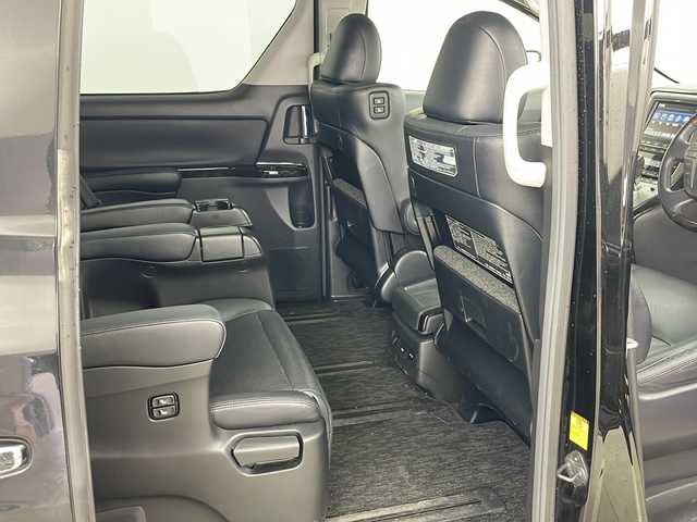 トヨタ アルファード 350S Cパッケージ 道央・札幌 2013(平25)年 9.8万km ブラック ・4WD/・寒冷地仕様/・純正ナビ/　CD/DVD/BT/MSV/・フルセグTV/・バックカメラ/・全方位カメラ/・両側パワースライドドア /・パワーバックドア /・前席シートヒーター/・前席パワーシート/・純正エンジンスターター/・社外ドライブレコーダー/・オートライト/・HIDヘッドライト/・フォグランプ/・ビルトインETC/・プッシュスタート/・スマートキー/・スペアキー/・社外18インチアルミホイール/・積込タイヤ/・純正フロアマット/・純正ドアバイザー/・取扱説明書/・保証書