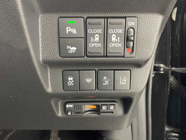 ホンダ フリード ハイブリット EX 群馬県 2017(平29)年 7.6万km クリスタルブラックパール 純正7インチナビ/・フルセグTV/AM/FM/Bluetooth/CD/DVD/=======/純正７インチナビ　両側パワースライドドア　クルーズコントロール　ハーフレザーシート　シートヒーター　コーナーセンサー　レーンキープアシスト　衝突軽減　横滑り防止　ＥＴＣ　純正ドラレコ　禁煙車