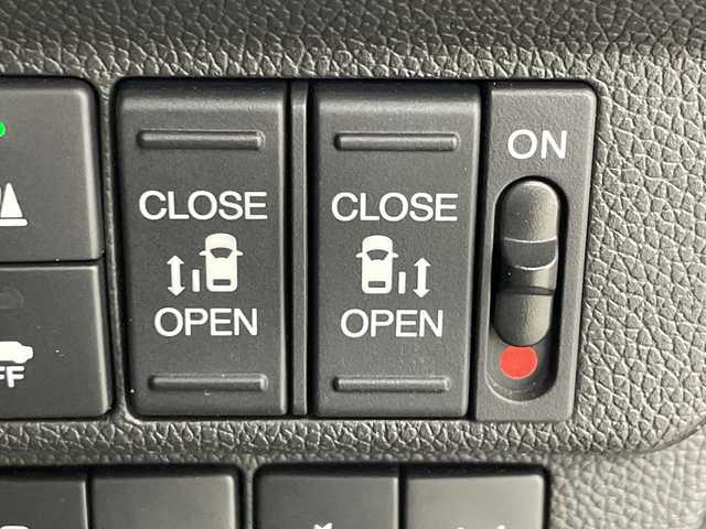 ホンダ フリード ハイブリット EX 群馬県 2017(平29)年 7.6万km クリスタルブラックパール 純正7インチナビ/・フルセグTV/AM/FM/Bluetooth/CD/DVD/=======/純正７インチナビ　両側パワースライドドア　クルーズコントロール　ハーフレザーシート　シートヒーター　コーナーセンサー　レーンキープアシスト　衝突軽減　横滑り防止　ＥＴＣ　純正ドラレコ　禁煙車