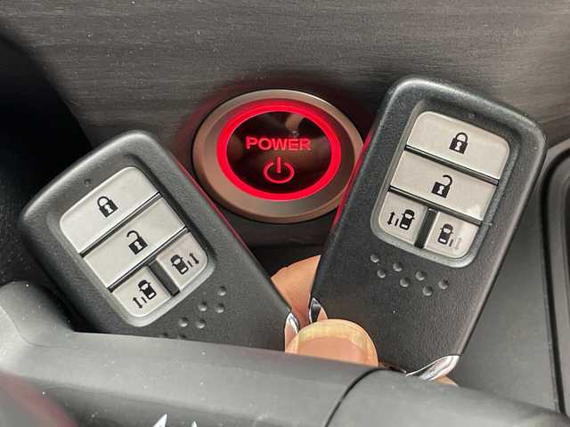 ホンダ フリード ハイブリット EX 群馬県 2017(平29)年 7.6万km クリスタルブラックパール 純正7インチナビ/・フルセグTV/AM/FM/Bluetooth/CD/DVD/=======/純正７インチナビ　両側パワースライドドア　クルーズコントロール　ハーフレザーシート　シートヒーター　コーナーセンサー　レーンキープアシスト　衝突軽減　横滑り防止　ＥＴＣ　純正ドラレコ　禁煙車