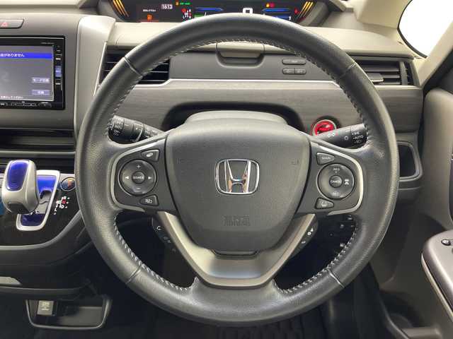 ホンダ フリード ハイブリット EX 群馬県 2017(平29)年 7.6万km クリスタルブラックパール 純正7インチナビ/・フルセグTV/AM/FM/Bluetooth/CD/DVD/=======/純正７インチナビ　両側パワースライドドア　クルーズコントロール　ハーフレザーシート　シートヒーター　コーナーセンサー　レーンキープアシスト　衝突軽減　横滑り防止　ＥＴＣ　純正ドラレコ　禁煙車