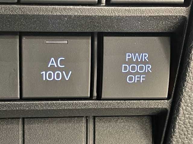 トヨタ ヴォクシー ハイブリッド S－Z 宮城県 2023(令5)年 5.4万km アティチュードブラックマイカ トヨタセーフティセンス/・プリクラッシュセーフティ/・レーンチェンジアシスト/・レーントレーシングアシスト/・レーンディパーチャーアラート/・レーダークルーズコントロール/・オートマチックハイビーム/・ロードサインアシスト/・プロアクティブドライビングアシスト/ブラインドスポットモニター/純正10.5インチディスプレイオーディオ/・バックカメラ/・フルセグTV/Bluetooth/CD/DVD/・HDMI/Miracast/・ビルトインETC2.0/・社外前後ドライブレコーダー/純正13.2型有機EL後席ディスプレイ/ユニバーサルステップ/前後コーナーセンサー/電子パーキング/・オートブレーキホールド/100V充電/革巻きステアリング/・ステアリングリモコン/ハーフレザーシート/・シートヒーター（運転席/助手席）/・ウォークスルー/三眼LEDヘッドライト/・オートライト/・フォグランプ/プッシュスタート/・スマートキー/純正アルミホイール/純正フロアマット/ドアバイザー