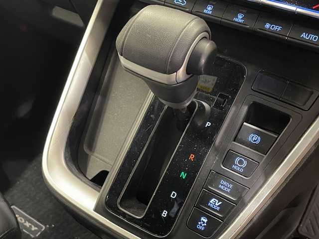 トヨタ ヴォクシー ハイブリッド S－Z 宮城県 2023(令5)年 5.4万km アティチュードブラックマイカ トヨタセーフティセンス/・プリクラッシュセーフティ/・レーンチェンジアシスト/・レーントレーシングアシスト/・レーンディパーチャーアラート/・レーダークルーズコントロール/・オートマチックハイビーム/・ロードサインアシスト/・プロアクティブドライビングアシスト/ブラインドスポットモニター/純正10.5インチディスプレイオーディオ/・バックカメラ/・フルセグTV/Bluetooth/CD/DVD/・HDMI/Miracast/・ビルトインETC2.0/・社外前後ドライブレコーダー/純正13.2型有機EL後席ディスプレイ/ユニバーサルステップ/前後コーナーセンサー/電子パーキング/・オートブレーキホールド/100V充電/革巻きステアリング/・ステアリングリモコン/ハーフレザーシート/・シートヒーター（運転席/助手席）/・ウォークスルー/三眼LEDヘッドライト/・オートライト/・フォグランプ/プッシュスタート/・スマートキー/純正アルミホイール/純正フロアマット/ドアバイザー