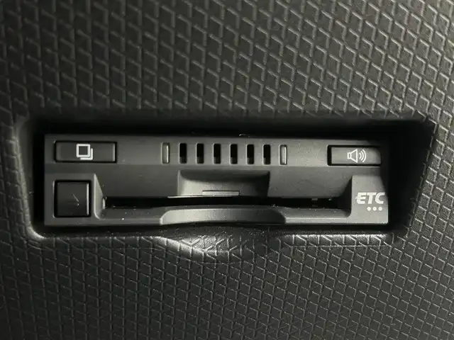 ダイハツ タント カスタム RS 埼玉県 2023(令5)年 1.4万km シャイニングホワイトパール 純正ナビ　Ｂｌｕｅｔｏｏｔｈ　バックカメラ　両側パワースライドドア ウェルカムオープン ハーフレザーシート シートヒーター ドライブレコーダー スペアキー アイドリングストップ ETC