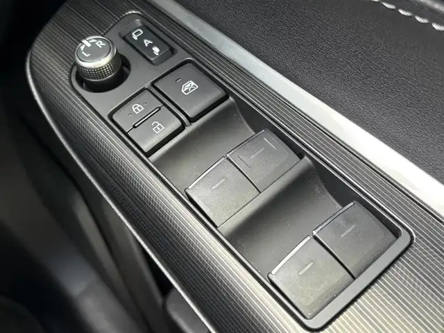 トヨタ ハリアー Z 愛知県 2021(令3)年 4.3万km ホワイトパールクリスタルシャイン ＪＢＬサウンド　１２．３インチナビ　フルセグＴＶ　TVキャンセラー　スマホ連携　Ｂｌｕｅｔｏｏｔｈ　ＵＳＢ接続　バックカメラ　ビルトインＥＴＣ２．０　デジタルインナーミラー　前後ドライブレコーダー　パワーバックドア