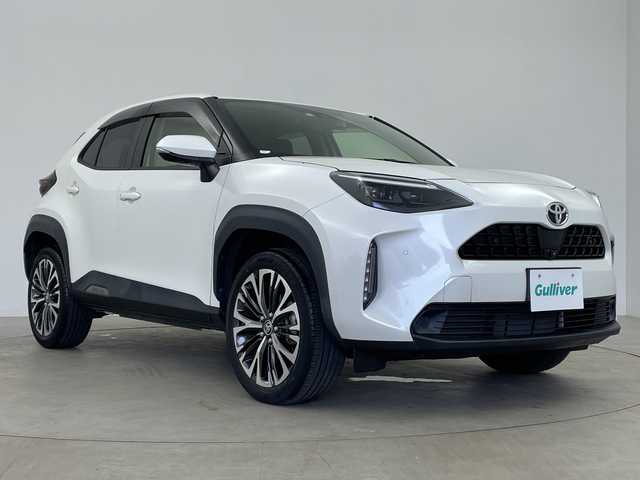トヨタ ヤリスクロス Z 鹿児島県 2020(令2)年 3.3万km ホワイトパールクリスタルシャイン 純正ディスプレイオーディオ/(Bluetooth/USB/AM/FM)/パノラミックビューモニター/トヨタセーフティセンス/・プリクラッシュセーフティ/・レーントレーシングアシスト/・レーンディパーチャーアラート/・レーダークルーズコントロール/・オートマチックハイビーム/・ロードサインアシスト/パーキングサポートブレーキ/前席シートヒーター/運転席パワーシート/ブラインドスポットモニター/前後ドライブレコーダー/前後コーナーセンサー/純正フロアマット/純正ＡＷ18インチ/ＬＥＤヘッドライト/スマートキー