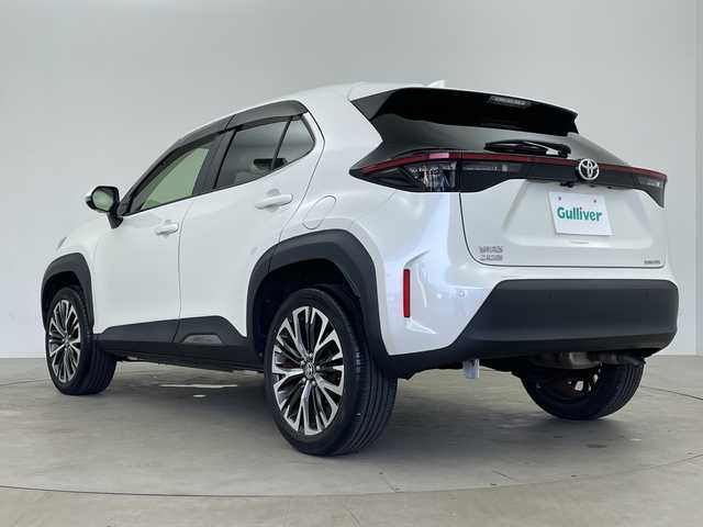 トヨタ ヤリスクロス Z 鹿児島県 2020(令2)年 3.3万km ホワイトパールクリスタルシャイン 純正ディスプレイオーディオ/(Bluetooth/USB/AM/FM)/パノラミックビューモニター/トヨタセーフティセンス/・プリクラッシュセーフティ/・レーントレーシングアシスト/・レーンディパーチャーアラート/・レーダークルーズコントロール/・オートマチックハイビーム/・ロードサインアシスト/パーキングサポートブレーキ/前席シートヒーター/運転席パワーシート/ブラインドスポットモニター/前後ドライブレコーダー/前後コーナーセンサー/純正フロアマット/純正ＡＷ18インチ/ＬＥＤヘッドライト/スマートキー