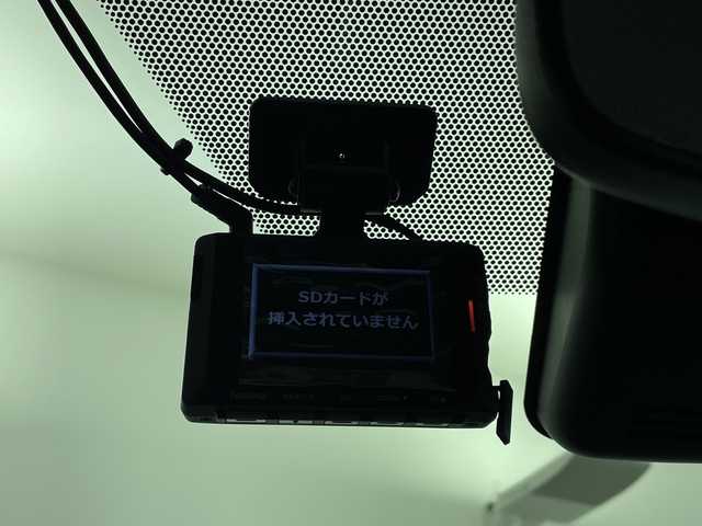 トヨタ ヤリスクロス Z 鹿児島県 2020(令2)年 3.3万km ホワイトパールクリスタルシャイン 純正ディスプレイオーディオ/(Bluetooth/USB/AM/FM)/パノラミックビューモニター/トヨタセーフティセンス/・プリクラッシュセーフティ/・レーントレーシングアシスト/・レーンディパーチャーアラート/・レーダークルーズコントロール/・オートマチックハイビーム/・ロードサインアシスト/パーキングサポートブレーキ/前席シートヒーター/運転席パワーシート/ブラインドスポットモニター/前後ドライブレコーダー/前後コーナーセンサー/純正フロアマット/純正ＡＷ18インチ/ＬＥＤヘッドライト/スマートキー