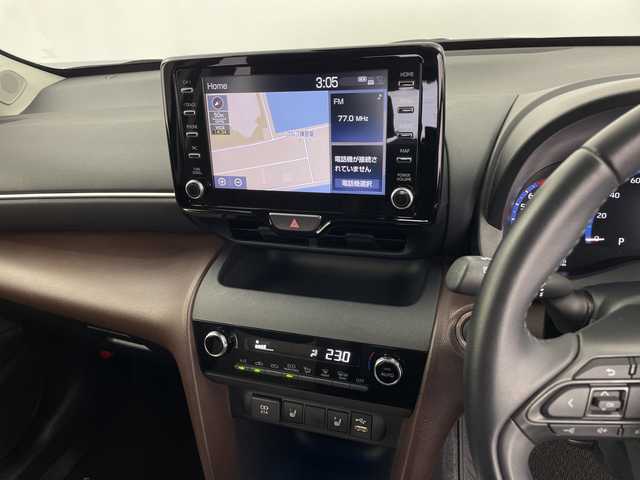 トヨタ ヤリスクロス Z 鹿児島県 2020(令2)年 3.3万km ホワイトパールクリスタルシャイン 純正ディスプレイオーディオ/(Bluetooth/USB/AM/FM)/パノラミックビューモニター/トヨタセーフティセンス/・プリクラッシュセーフティ/・レーントレーシングアシスト/・レーンディパーチャーアラート/・レーダークルーズコントロール/・オートマチックハイビーム/・ロードサインアシスト/パーキングサポートブレーキ/前席シートヒーター/運転席パワーシート/ブラインドスポットモニター/前後ドライブレコーダー/前後コーナーセンサー/純正フロアマット/純正ＡＷ18インチ/ＬＥＤヘッドライト/スマートキー