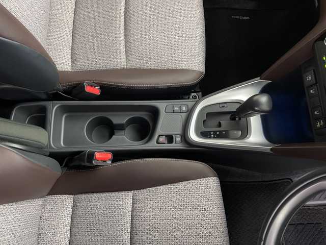 トヨタ ヤリスクロス Z 鹿児島県 2020(令2)年 3.3万km ホワイトパールクリスタルシャイン 純正ディスプレイオーディオ/(Bluetooth/USB/AM/FM)/パノラミックビューモニター/トヨタセーフティセンス/・プリクラッシュセーフティ/・レーントレーシングアシスト/・レーンディパーチャーアラート/・レーダークルーズコントロール/・オートマチックハイビーム/・ロードサインアシスト/パーキングサポートブレーキ/前席シートヒーター/運転席パワーシート/ブラインドスポットモニター/前後ドライブレコーダー/前後コーナーセンサー/純正フロアマット/純正ＡＷ18インチ/ＬＥＤヘッドライト/スマートキー