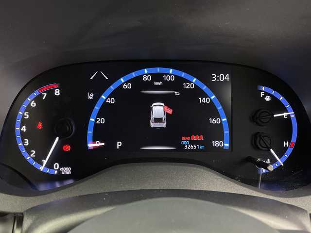 トヨタ ヤリスクロス Z 鹿児島県 2020(令2)年 3.3万km ホワイトパールクリスタルシャイン 純正ディスプレイオーディオ/(Bluetooth/USB/AM/FM)/パノラミックビューモニター/トヨタセーフティセンス/・プリクラッシュセーフティ/・レーントレーシングアシスト/・レーンディパーチャーアラート/・レーダークルーズコントロール/・オートマチックハイビーム/・ロードサインアシスト/パーキングサポートブレーキ/前席シートヒーター/運転席パワーシート/ブラインドスポットモニター/前後ドライブレコーダー/前後コーナーセンサー/純正フロアマット/純正ＡＷ18インチ/ＬＥＤヘッドライト/スマートキー