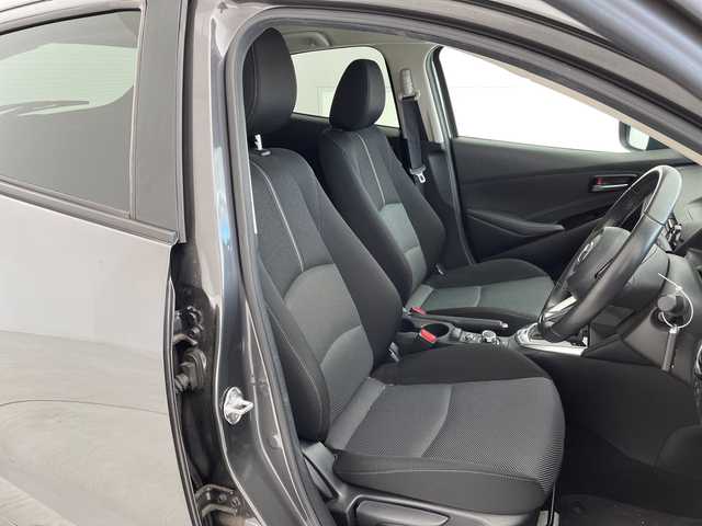 マツダ デミオ 15Sツーリング 愛知県 2018(平30)年 2.4万km マシーングレープレミアムM 純正ナビ　SDカードなし/全方位カメラ/クルーズコントロール/シートヒーター/バックカメラ/ヘッドアップディスプレイ/コーナーセンサー/純正アルミホイール/ブラインドスポットモニター/LEDヘッドライト/オートマチックハイビーム/ドライブレコーダー/ETC/ワンセグ/CD DVD/Bluetooth/ステアリングスイッチ/スマートキー/プッシュスタート