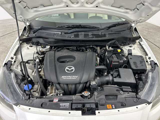 マツダ デミオ 13S Lパッケージ 三重県 2015(平27)年 4.4万km スノーフレイクホワイトパールマイカ /禁煙車//マツダコネクトナビ//スマートシティブレーキサポート//衝突軽減ブレーキ//レーンキープアシスト//ブラインドスポットモニター//ヘッドアップディスプレイ//バックカメラ//純正ビルトインETC//ステアリングスイッチ//オートライト//オートハイビーム//LED//サイドカーテンエアバッグ//ハーフレザーシート