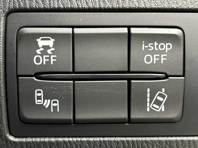 マツダ デミオ 13S Lパッケージ 三重県 2015(平27)年 4.4万km スノーフレイクホワイトパールマイカ /禁煙車//マツダコネクトナビ//スマートシティブレーキサポート//衝突軽減ブレーキ//レーンキープアシスト//ブラインドスポットモニター//ヘッドアップディスプレイ//バックカメラ//純正ビルトインETC//ステアリングスイッチ//オートライト//オートハイビーム//LED//サイドカーテンエアバッグ//ハーフレザーシート