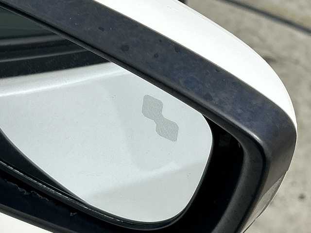 マツダ デミオ 13S Lパッケージ 三重県 2015(平27)年 4.4万km スノーフレイクホワイトパールマイカ /禁煙車//マツダコネクトナビ//スマートシティブレーキサポート//衝突軽減ブレーキ//レーンキープアシスト//ブラインドスポットモニター//ヘッドアップディスプレイ//バックカメラ//純正ビルトインETC//ステアリングスイッチ//オートライト//オートハイビーム//LED//サイドカーテンエアバッグ//ハーフレザーシート