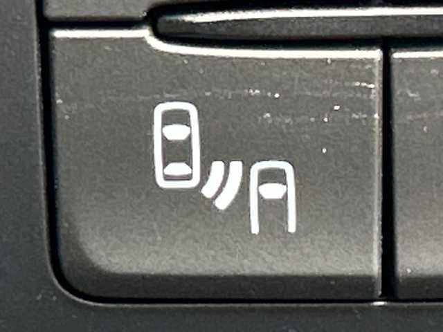 マツダ デミオ 13S Lパッケージ 三重県 2015(平27)年 4.4万km スノーフレイクホワイトパールマイカ /禁煙車//マツダコネクトナビ//スマートシティブレーキサポート//衝突軽減ブレーキ//レーンキープアシスト//ブラインドスポットモニター//ヘッドアップディスプレイ//バックカメラ//純正ビルトインETC//ステアリングスイッチ//オートライト//オートハイビーム//LED//サイドカーテンエアバッグ//ハーフレザーシート