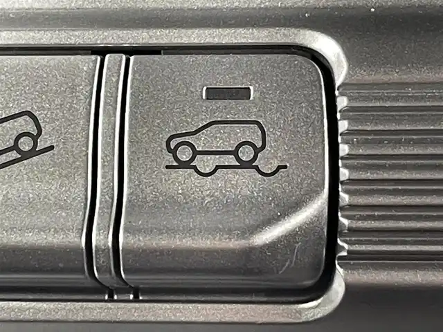 スズキ クロスビー HYBRID MZ 愛知県 2018(平30)年 3.6万km ミネラルグレーM 純正8型ナビ/・Bluetooth/CD/DVD/・フルセグTV/アラウンドビューモニター/ビルトインETC/ドライブレコーダー/クルーズコントロール/パーキングセンサー/シートヒーター/セーフティサポート/・デュアルセンサーブレーキサポート/・誤発進抑制機能/・車線逸脱警報機能/・ふらつき警報機能/・先行車発進お知らせ機能/・ハイビームアシスト/・後退時ブレーキサポート/ESP/ヒルホールドコントロール/ヒルディセントコントロール/ターボ/LEDヘッドランプ/本革巻きステアリング/ステアリングスイッチ/パドルシフト/純正16インチアルミホイール/キーレスプッシュスタートシステム/スペアキー/4WD