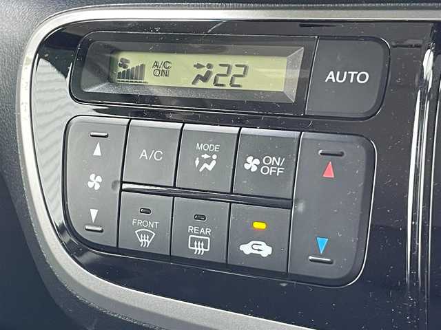 ホンダ Ｎ ＢＯＸ ＋ 2トーン G SSパッケージ 滋賀県 2013(平25)年 5.7万km プレミアムホワイトパール ガソリン/2WD/CVT/7インチナビ（AVIC-MRZ007)/(AM/FM/CD/DVD/TVフルセグ/USB)/両側パワースライドドア/後部座席スピーカー/トランクルームスロープあり/ETC/バックカメラ/ステアリングスイッチ/横滑り防止装置/電動格納ウインカーミラー/パワーウインドウ/パワーステアリング/プッシュスタート/スマートキー/スペアキー/オートエアコン/ハロゲンヘッドライト