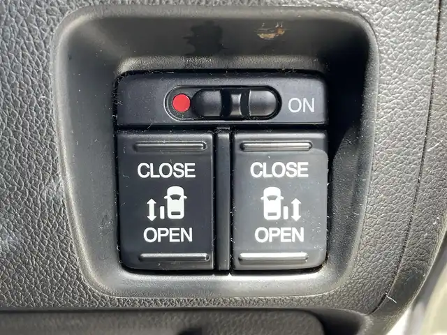 ホンダ Ｎ ＢＯＸ ＋ 2トーン G SSパッケージ 滋賀県 2013(平25)年 5.7万km プレミアムホワイトパール ガソリン/2WD/CVT/7インチナビ（AVIC-MRZ007)/(AM/FM/CD/DVD/TVフルセグ/USB)/両側パワースライドドア/後部座席スピーカー/トランクルームスロープあり/ETC/バックカメラ/ステアリングスイッチ/横滑り防止装置/電動格納ウインカーミラー/パワーウインドウ/パワーステアリング/プッシュスタート/スマートキー/スペアキー/オートエアコン/ハロゲンヘッドライト
