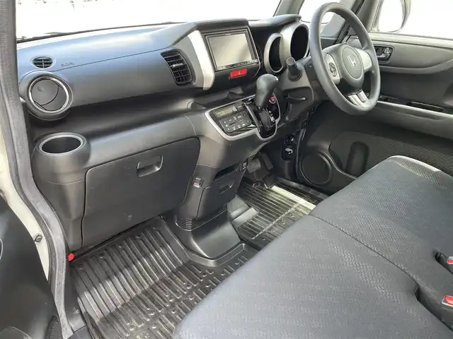 ホンダ Ｎ ＢＯＸ ＋ 2トーン G SSパッケージ 滋賀県 2013(平25)年 5.7万km プレミアムホワイトパール ガソリン/2WD/CVT/7インチナビ（AVIC-MRZ007)/(AM/FM/CD/DVD/TVフルセグ/USB)/両側パワースライドドア/後部座席スピーカー/トランクルームスロープあり/ETC/バックカメラ/ステアリングスイッチ/横滑り防止装置/電動格納ウインカーミラー/パワーウインドウ/パワーステアリング/プッシュスタート/スマートキー/スペアキー/オートエアコン/ハロゲンヘッドライト